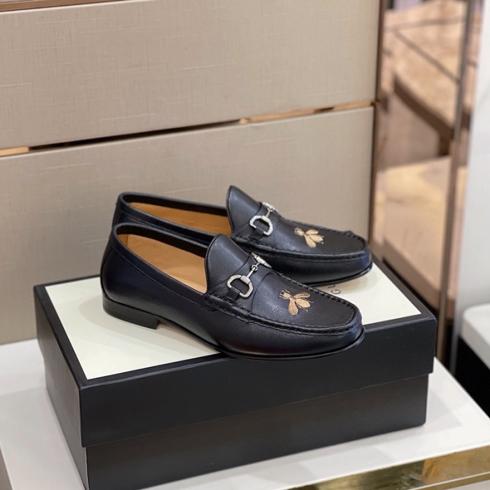 guc loafer