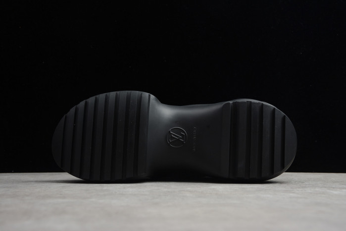 lovt black sneaker