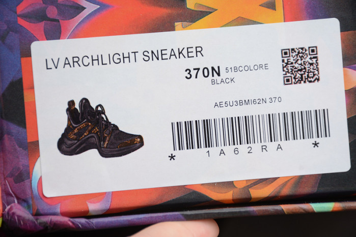 lovt black sneaker
