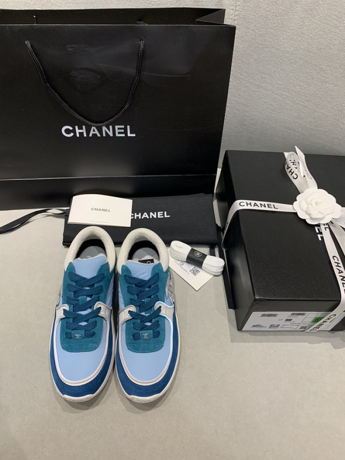 cn cc logo sneaker