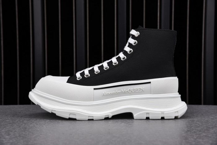 alex mcqu sneakers