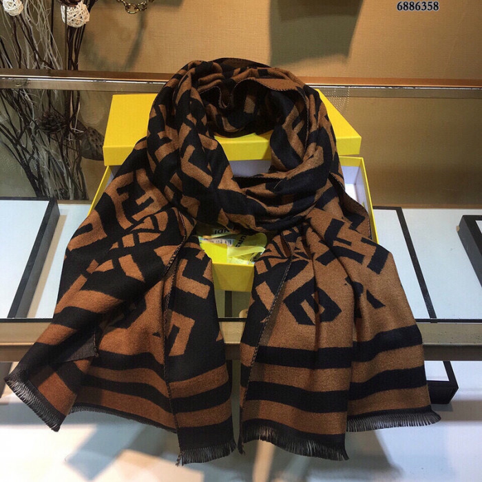 F**di scarf